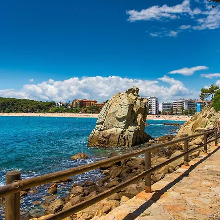 Апартаменты Vivalidays Alicia - Fenals - *